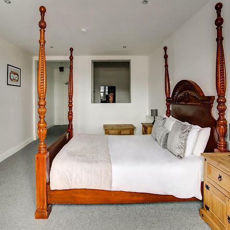 Oyo Gin House Hotel Greenock Dış mekan fotoğraf