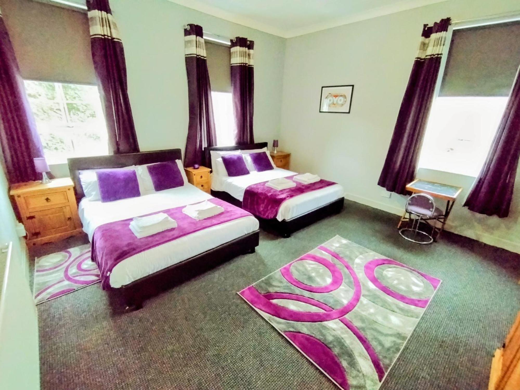Oyo Gin House Hotel Greenock Dış mekan fotoğraf