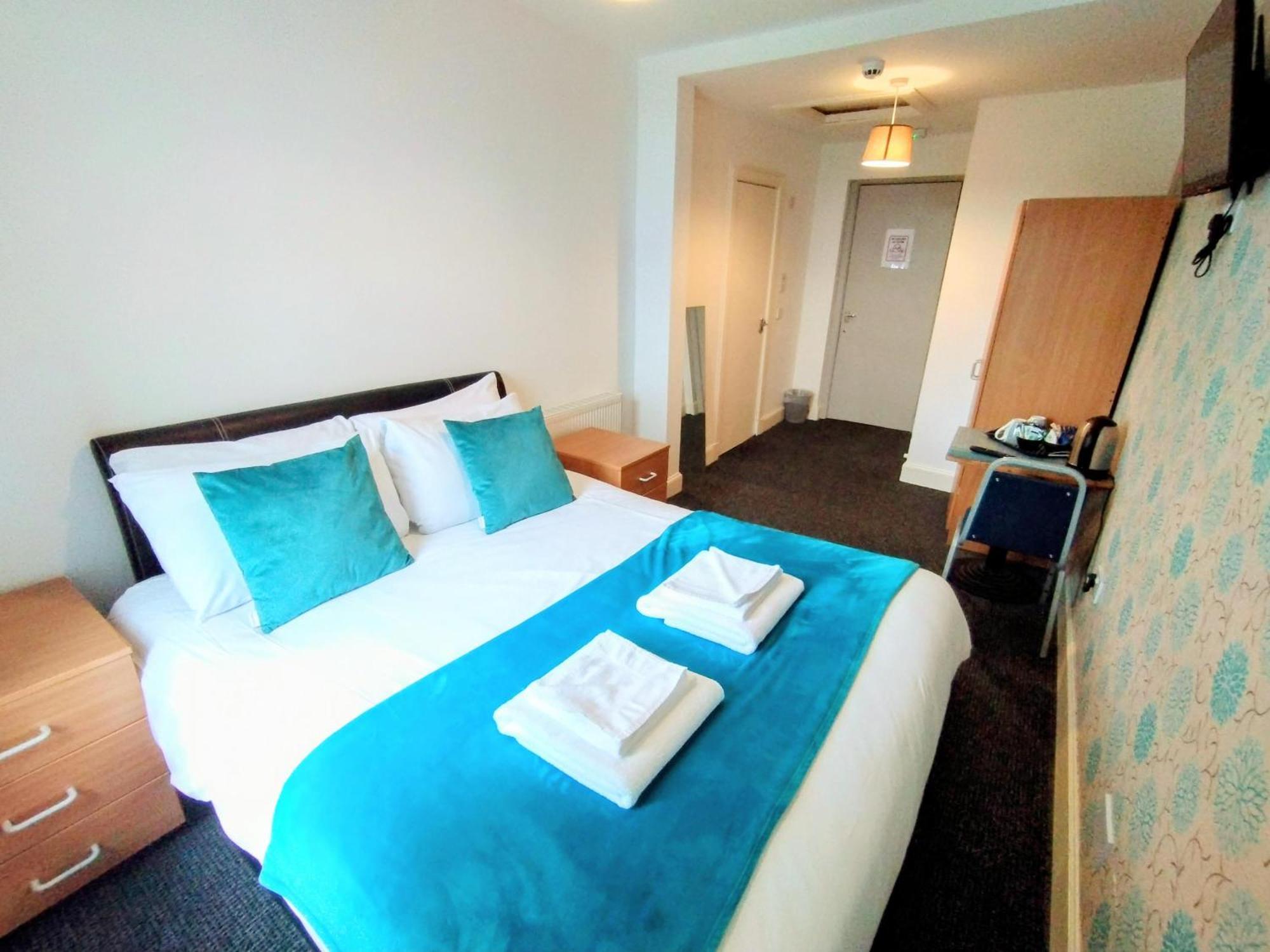Oyo Gin House Hotel Greenock Dış mekan fotoğraf