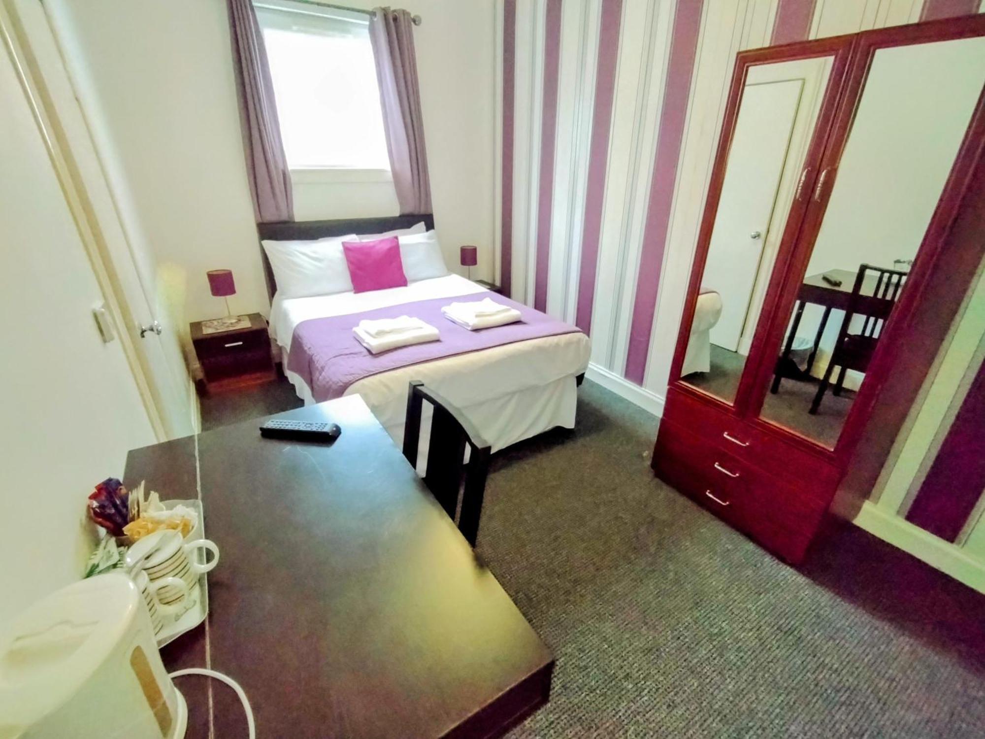 Oyo Gin House Hotel Greenock Dış mekan fotoğraf
