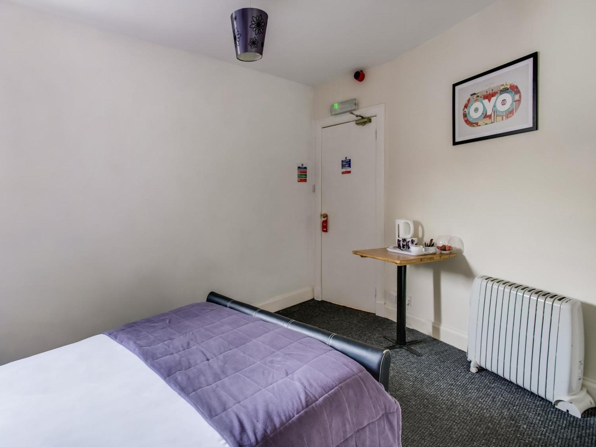 Oyo Gin House Hotel Greenock Dış mekan fotoğraf