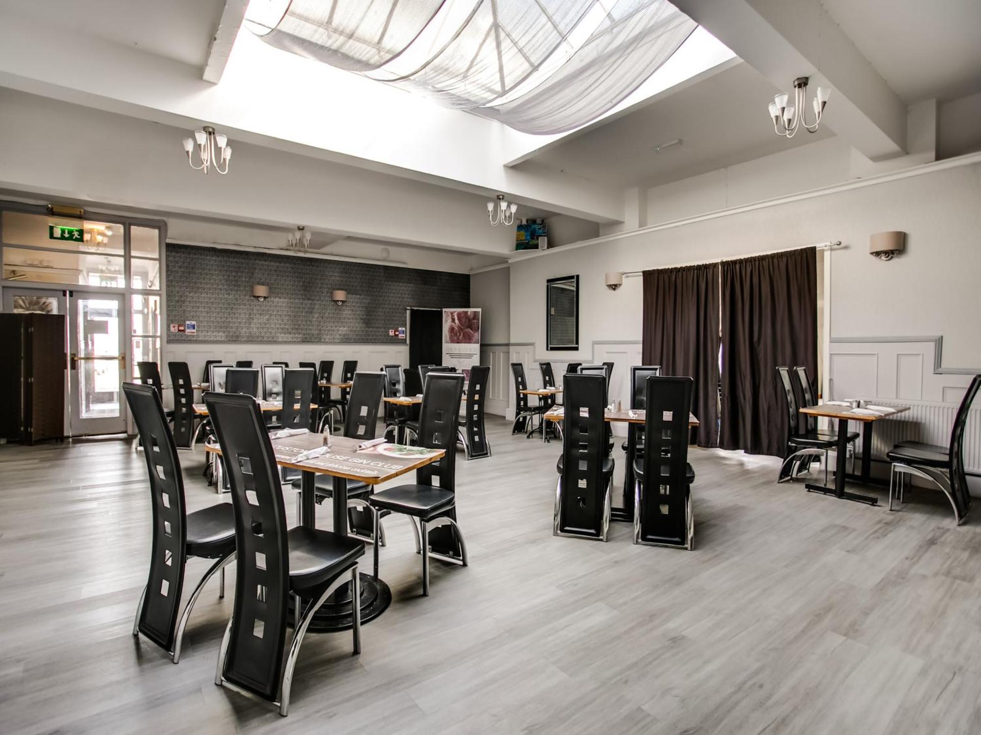 Oyo Gin House Hotel Greenock Dış mekan fotoğraf
