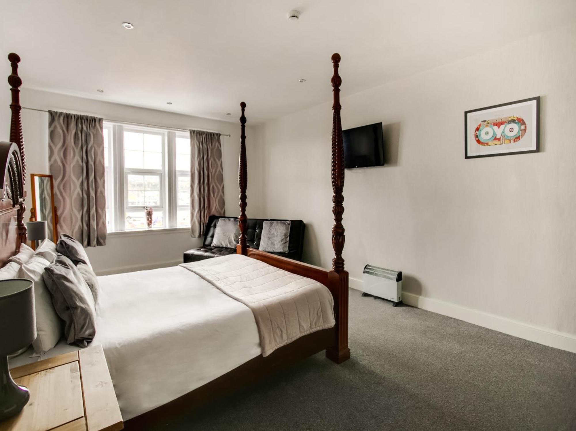 Oyo Gin House Hotel Greenock Dış mekan fotoğraf