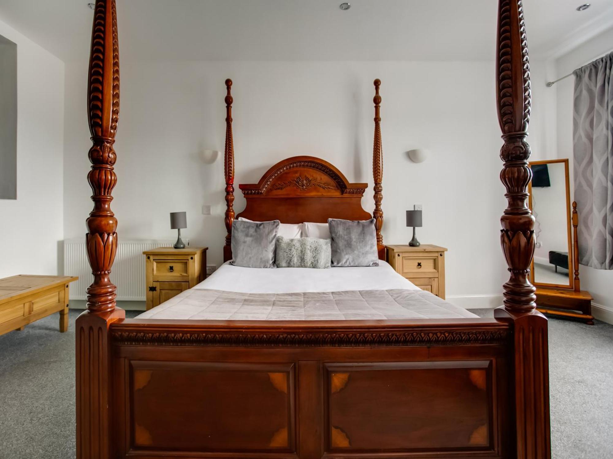 Oyo Gin House Hotel Greenock Dış mekan fotoğraf