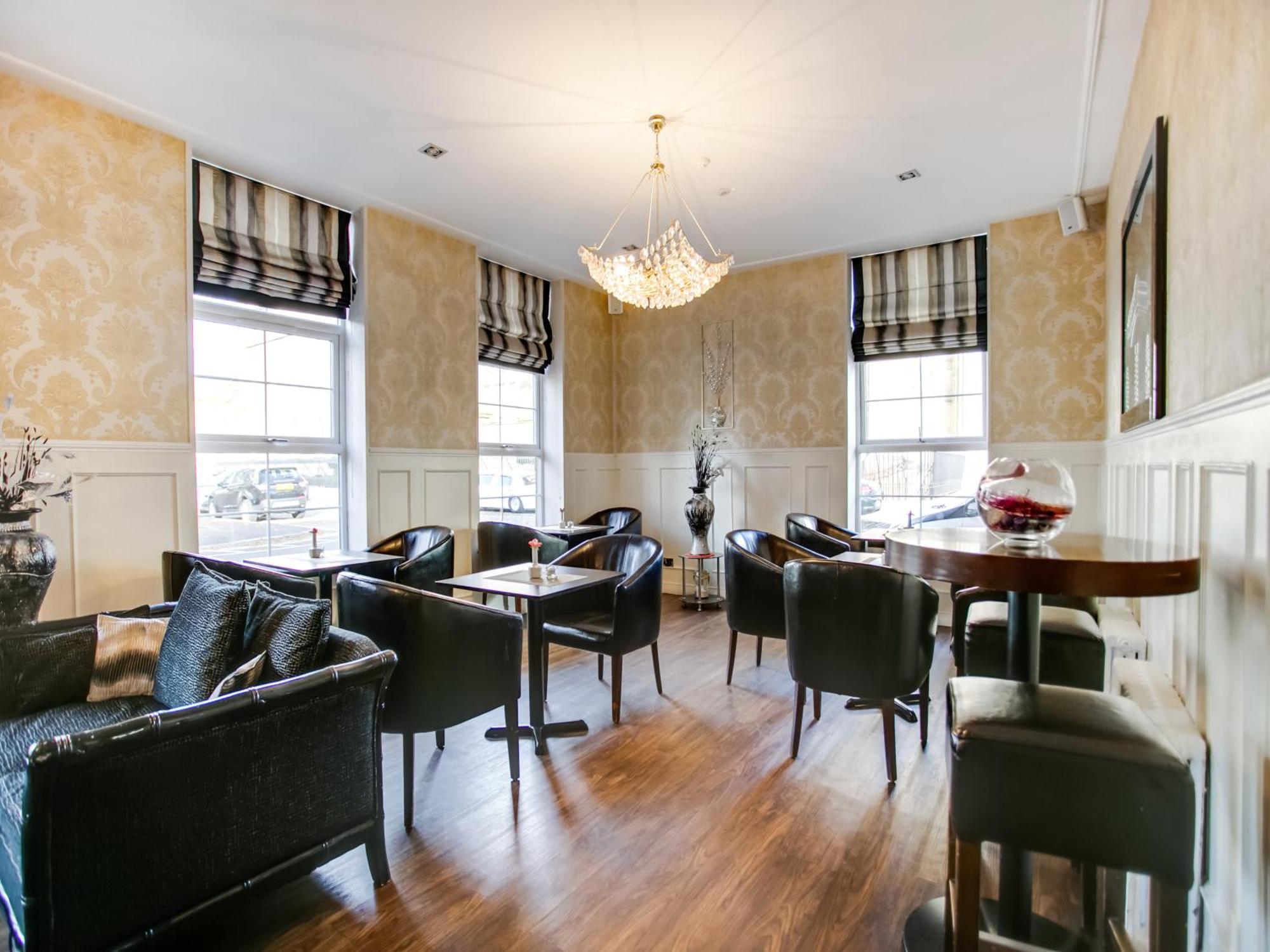 Oyo Gin House Hotel Greenock Dış mekan fotoğraf