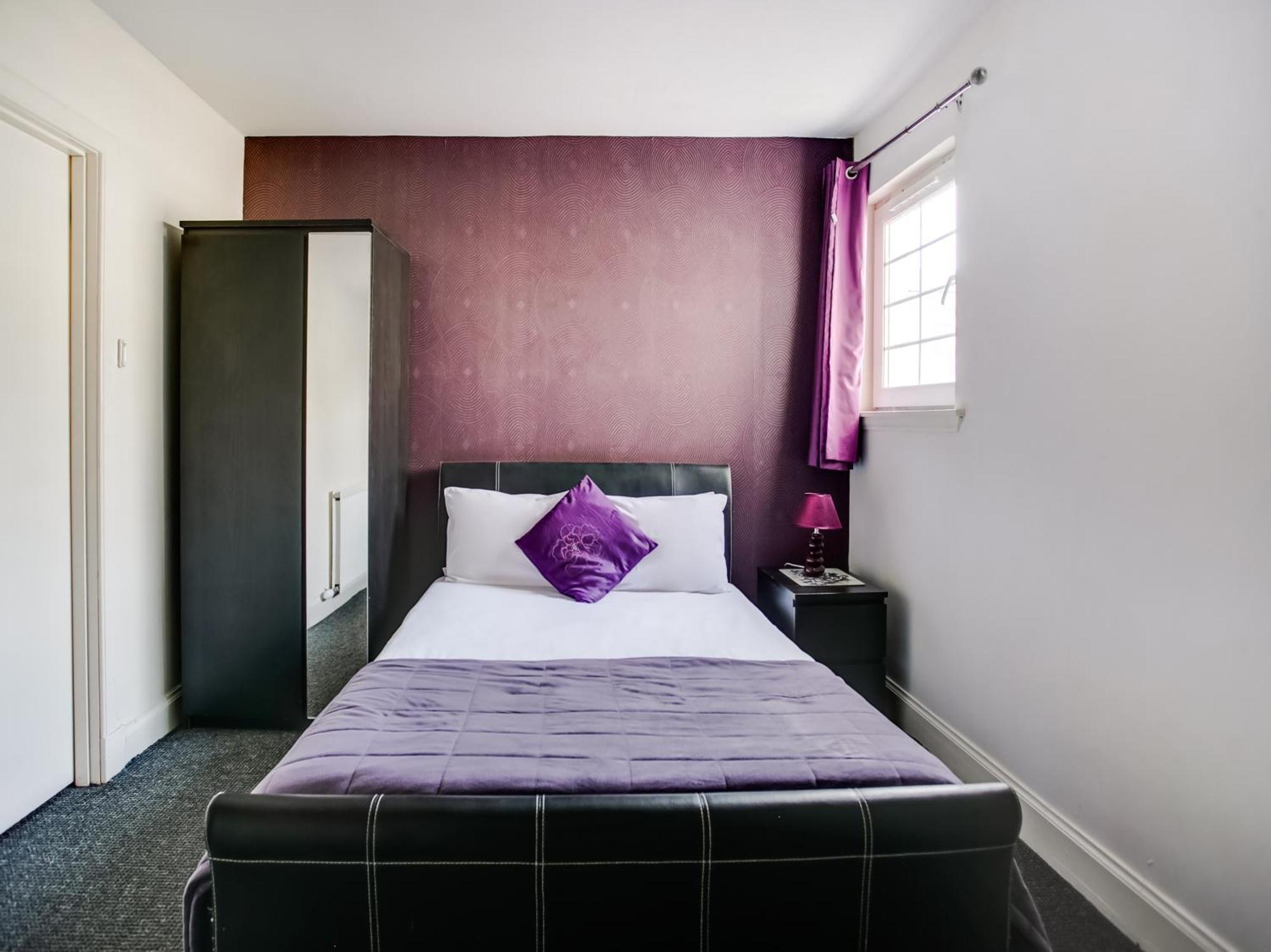 Oyo Gin House Hotel Greenock Dış mekan fotoğraf