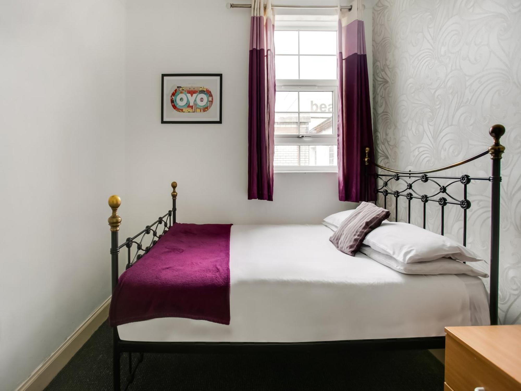 Oyo Gin House Hotel Greenock Dış mekan fotoğraf