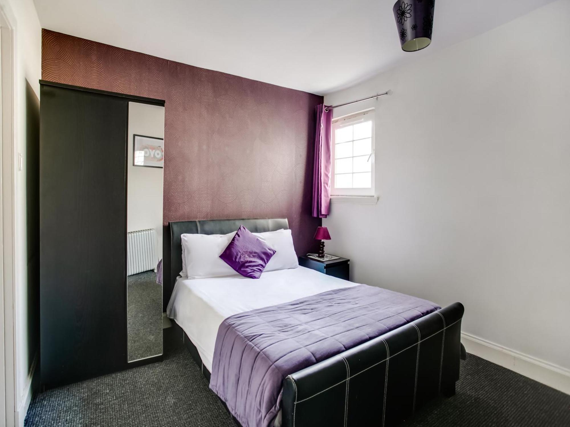Oyo Gin House Hotel Greenock Dış mekan fotoğraf